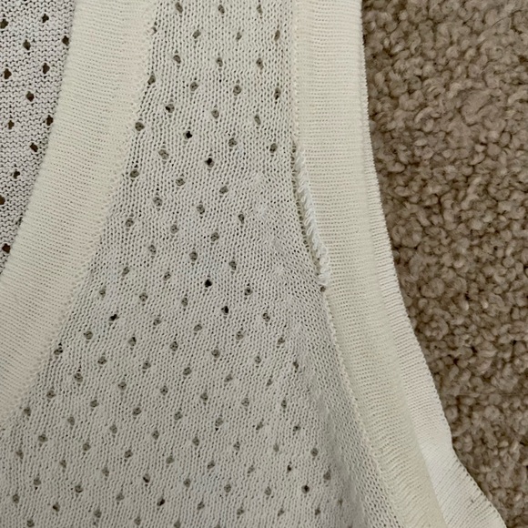 Burberry cream lightweight cotton blend sleeveless top with perforated design - Picture 4 of 12